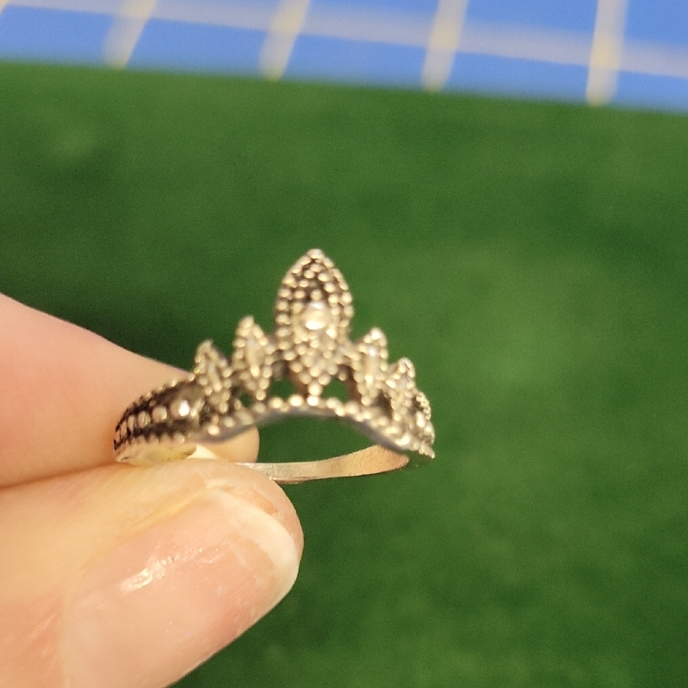 Tiara Crown Like Silver Tone Woman's Ring Size 4.5